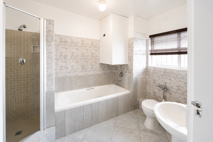 To Let 1 Bedroom Property for Rent in Sea Point Western Cape